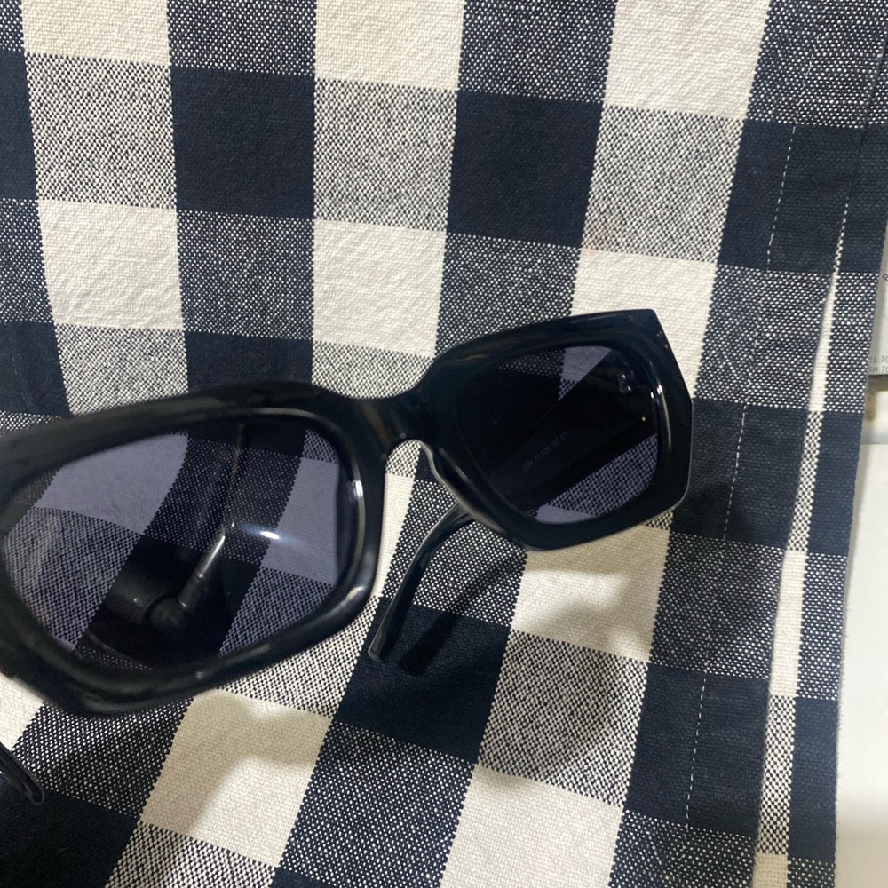 Stylish Black Sunglasses